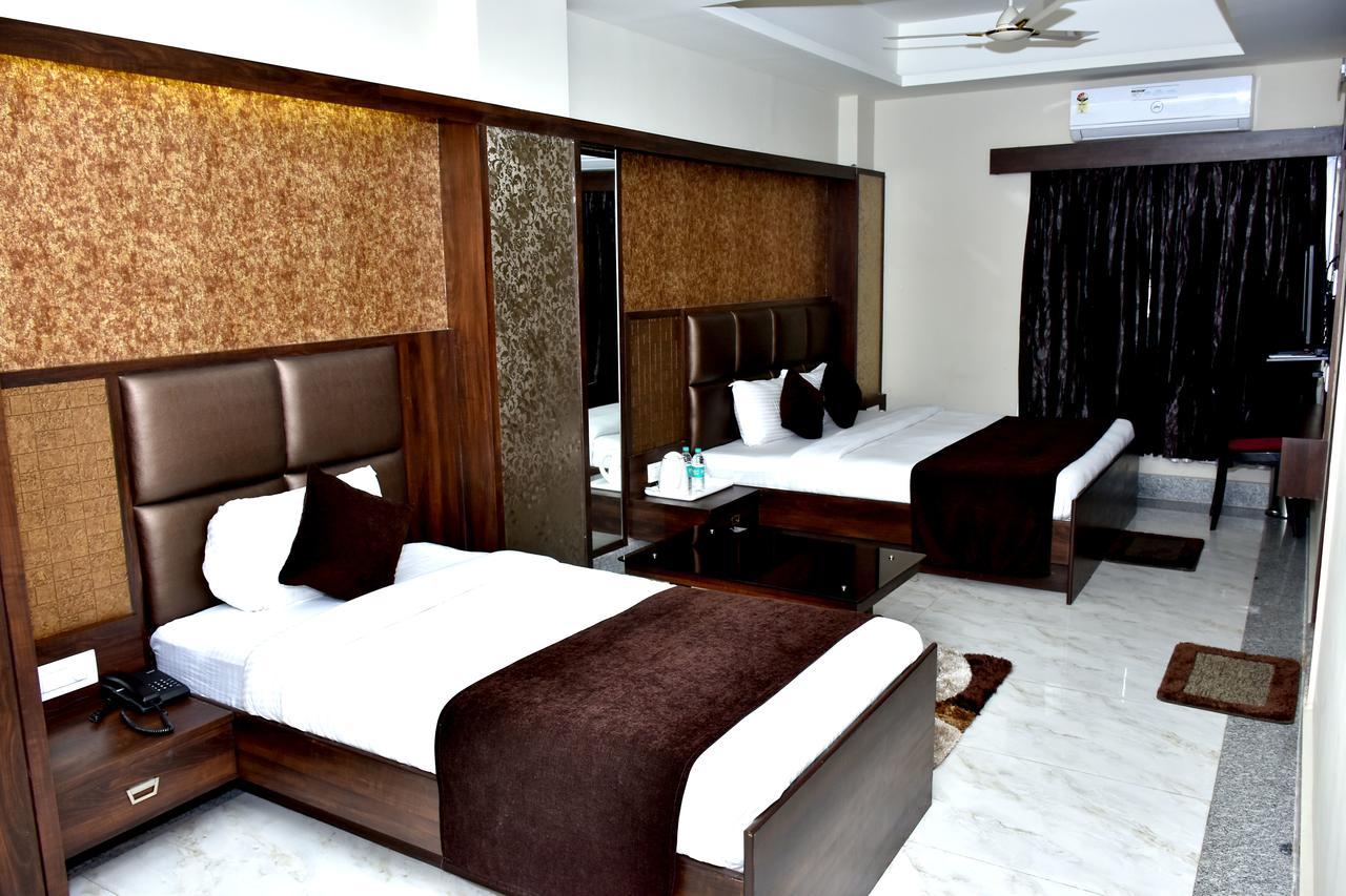 Hotel Daftari Palace Kishanganj Exteriör bild